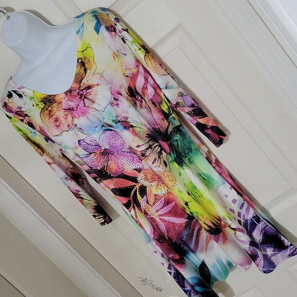 Beautiful design top #102 - Picture 8 of 14